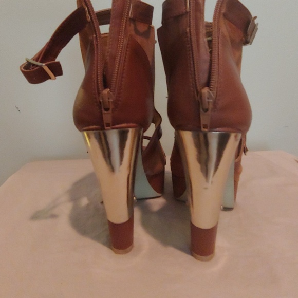 Shoes - Picture 4 of 5